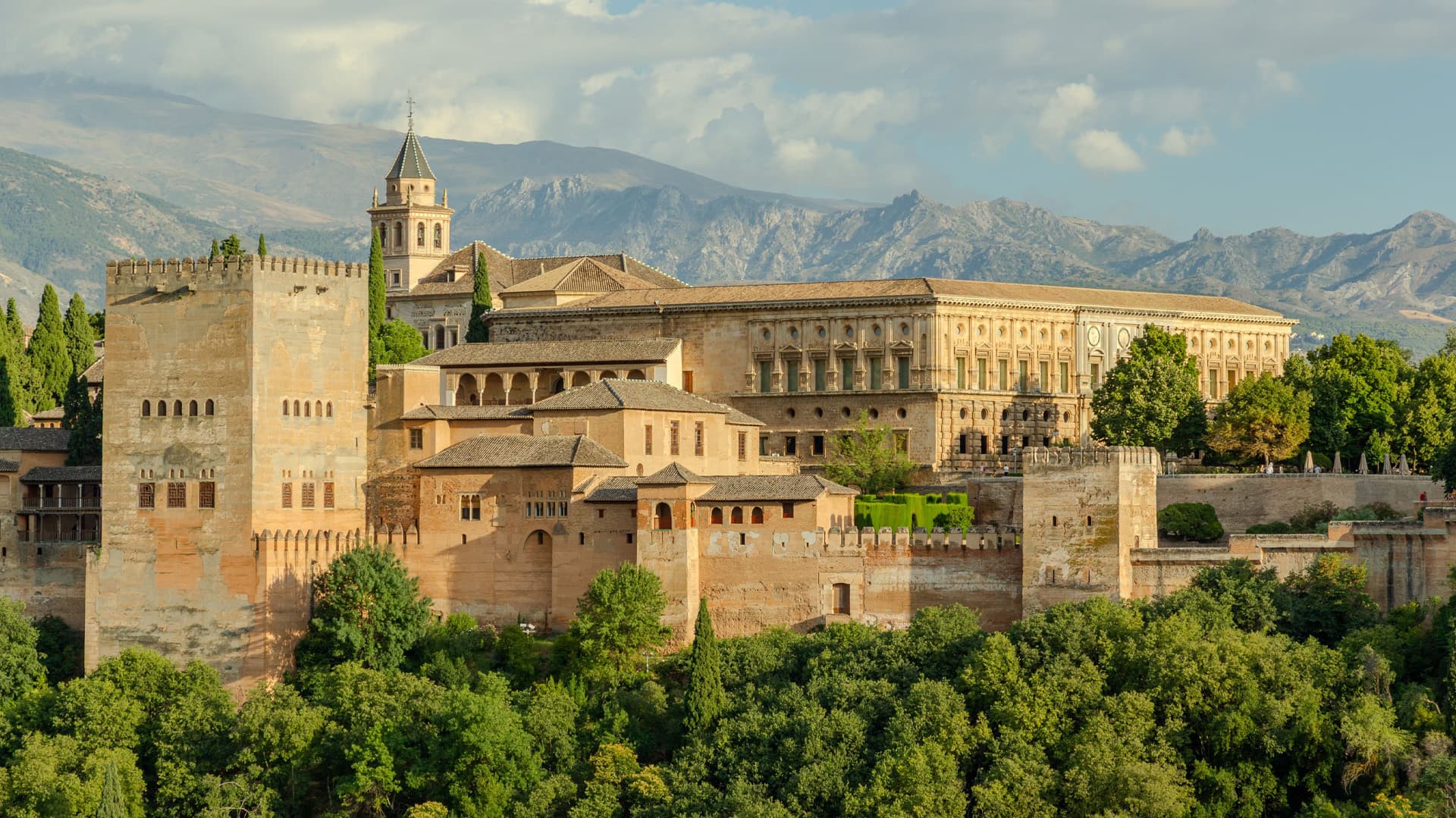 Tour Guiado por la Alhambra de Granada y el Generalife